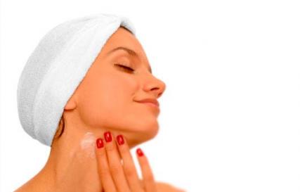अपनी त्वचा को कैसे साफ़ करें, कौन से तरीके सर्वोत्तम हैं और क्यों'являються прищі на обличчі?